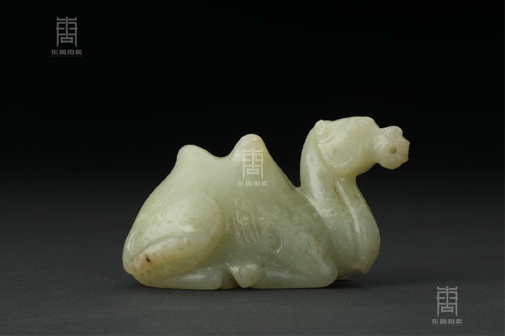 320 清 圆雕玉驼